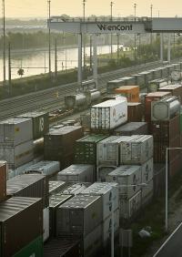 Container im Hafen Wien